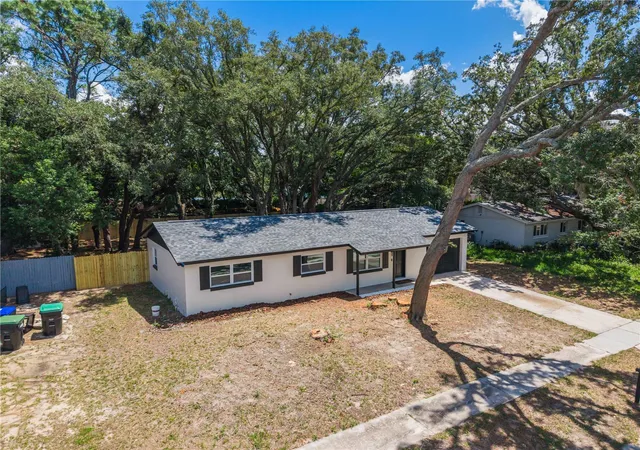 Photo 4 of Sale Pending at 3669 Yosemite Dr, Orlando, FL 32818 | MLS# S5155945 | Listing updated on 2026-10-05