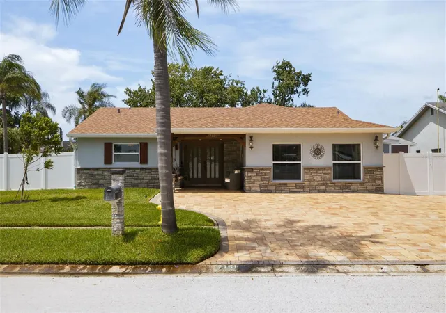 Photo 1 of Single family home for sale at 7151 121st Avenue, Largo, FL 33773 | MLS# TB8540587 | Listing updated on 2026-09-23