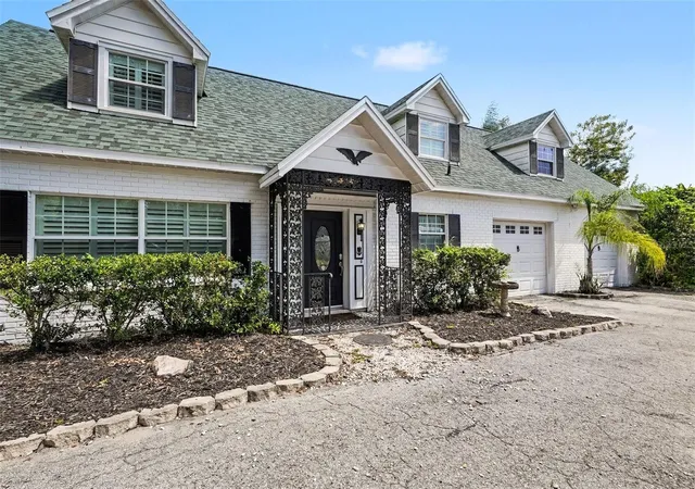 Photo 3 of Single family home for sale at 404 Clarissa Dr, Brandon, FL 33511 | MLS# TB8540667 | Listing updated on 2026-10-21