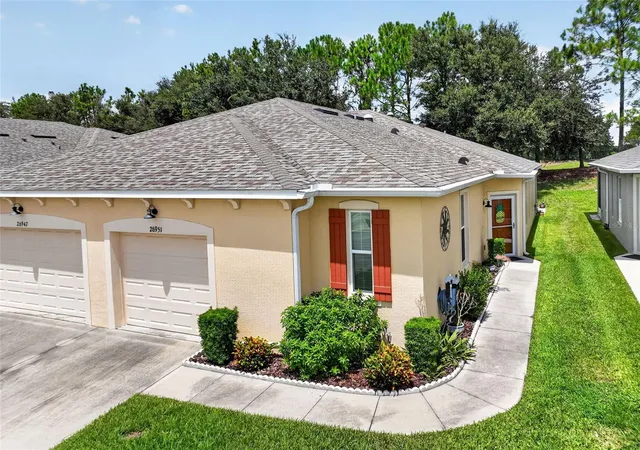 Photo 1 of Single family home for sale at 26951 White Plains Wy, Leesburg, FL 34748 | MLS# O6435211 | Listing updated on 2026-10-01