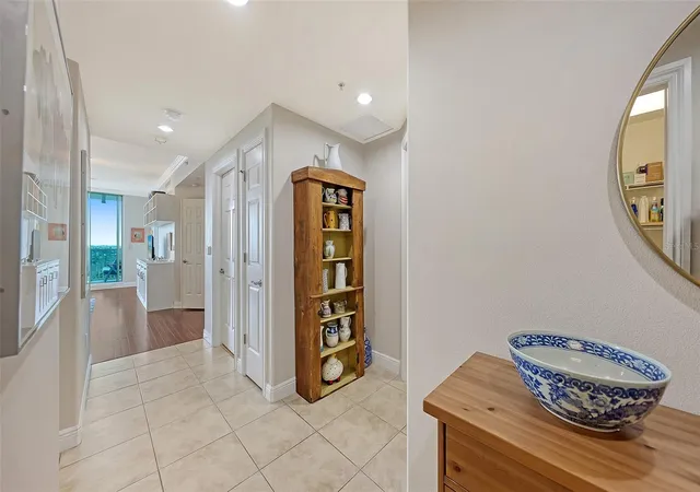 Photo 3 of Condo for sale at 1771 Ringling Blvd #1008, Sarasota, FL 34236 | MLS# A4703563 | Listing updated on 2026-10-02