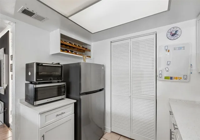 Photo 3 of Condo for sale at 2514 Lakeway Branch Dr #3205, Orlando, FL 32839 | MLS# O6435331 | Listing updated on 2026-09-11