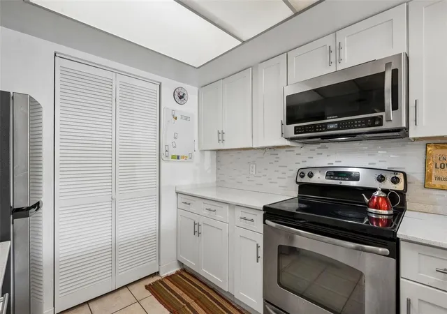 Photo 4 of Condo for sale at 2514 Lakeway Branch Dr #3205, Orlando, FL 32839 | MLS# O6435331 | Listing updated on 2026-09-11