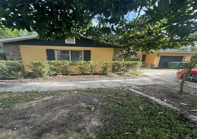 Photo 3 of Single family home for sale at 4605 E Yukon St, Tampa, FL 33617 | MLS# TB8540924 | Listing updated on 2026-09-11