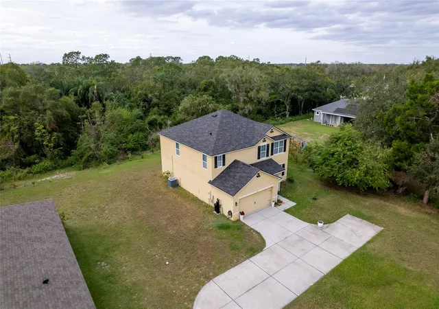 Photo 4 of Single family home for sale at 4162 Roberta Dr, Winter Haven, FL 33881 | MLS# O6435392 | Listing updated on 2026-10-07
