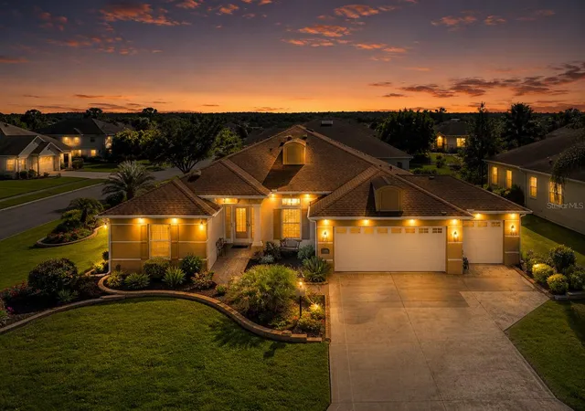 Photo 2 of Single family home for sale at 571 Troy Loop, The Villages, FL 32162 | MLS# OM730809 | Listing updated on 2026-10-28