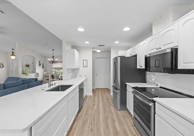 Photo 3 of Single family home for sale at 5733 Cactus Cir, Spring Hill, FL 34606 | MLS# W7888794 | Listing updated on 2026-09-24