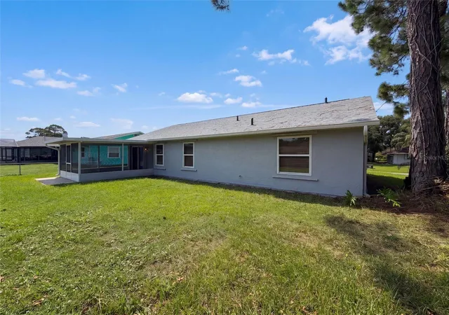 Photo 4 of Single family home for sale at 1061 Hunt St Nw, Palm Bay, FL 32907 | MLS# O6435464 | Listing updated on 2026-10-20