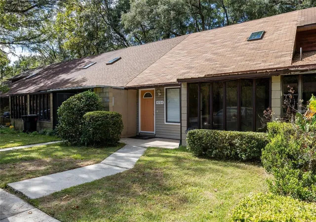 Townhouse for sale at 4704 Sw 67Th Ter, GAINESVILLE, FL 32608 | MLS# GC542907