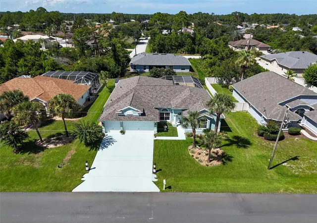 Photo 2 of Sale Pending at 9 Faircastle Ln, Palm Coast, FL 32137 | MLS# FC320861 | Listing updated on 2026-09-10
