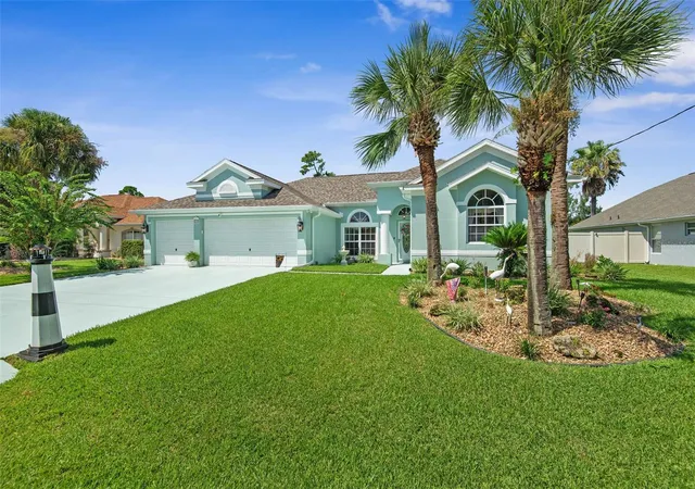 Photo 3 of Sale Pending at 9 Faircastle Ln, Palm Coast, FL 32137 | MLS# FC320861 | Listing updated on 2026-09-10