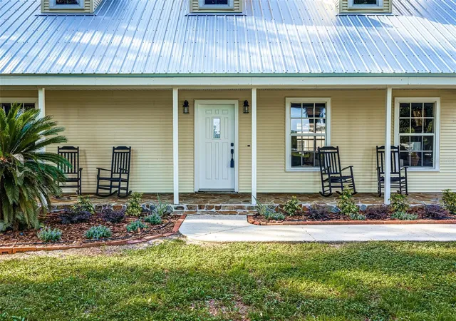 Photo 3 of Single family home for sale at 3501 E Trapnell Rd, Plant City, FL 33566 | MLS# TB8541178 | Listing updated on 2026-10-06