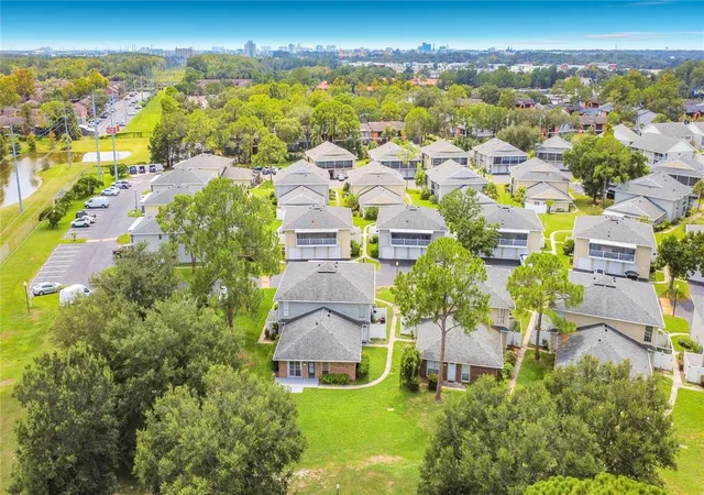 Listing Photo 5 - Condo for sale in building located at 4375 Shadow Crest Pl, ORLANDO, FL 32811 - Unit #34-1