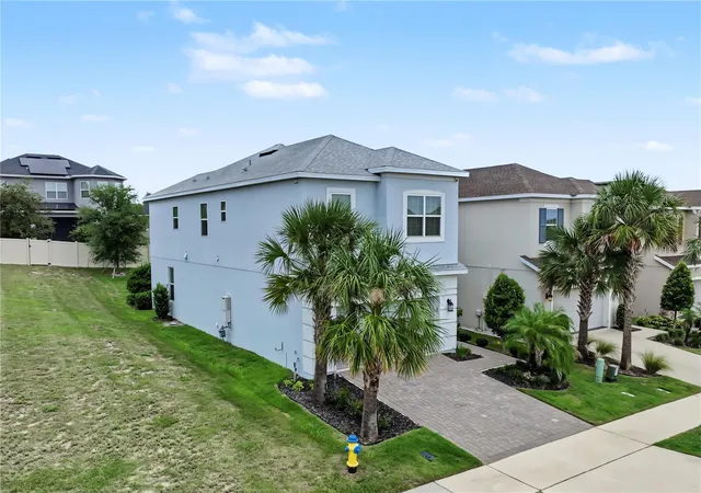 Photo 3 of Single family home for sale at 2812 Hilltop Rd, Clermont, FL 34711 | MLS# O6435584 | Listing updated on 2026-10-21
