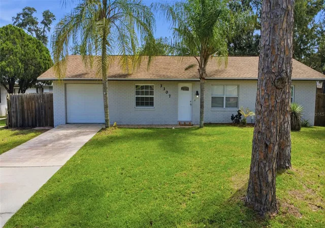Photo 2 of Sale Pending at 3307 Pine Tree Dr, Edgewater, FL 32141 | MLS# V4950871 | Listing updated on 2026-09-24