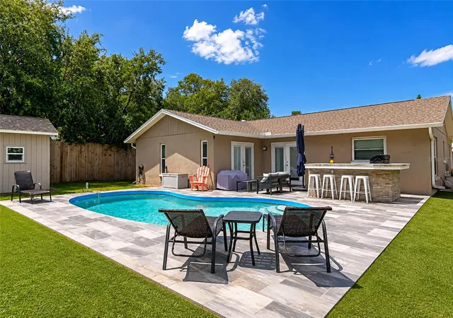 Photo 3 of Single family home for sale at 2861 Indianwood Dr, Sarasota, FL 34232 | MLS# A4703738 | Listing updated on 2026-10-06