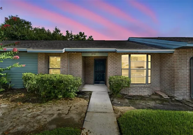 Photo 1 of Townhouse for sale at 2781 King Oak Cir, Saint Cloud, FL 34769 | MLS# S5156107 | Listing updated on 2026-09-10