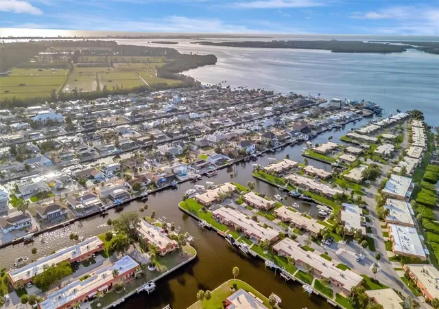 Photo 4 of Condo for sale at 4096 El Dorado Cvs, Bradenton, FL 34210 | MLS# A4703776 | Listing updated on 2026-09-26