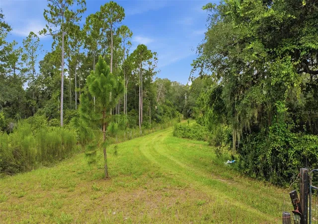 Photo 4 of Manufactured home for sale at 39913 Swift Rd, Eustis, FL 32736 | MLS# OM730905 | Listing updated on 2026-09-14