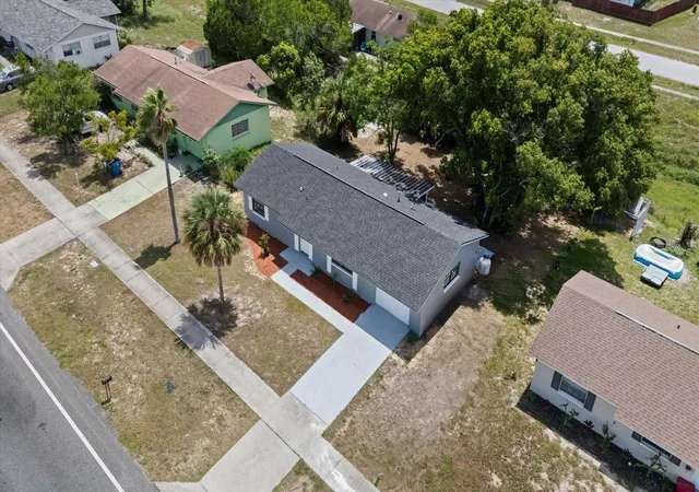 Photo 4 of Single family home for sale at 12390 Elgin Blvd, Spring Hill, FL 34609 | MLS# TB8541535 | Listing updated on 2026-10-20