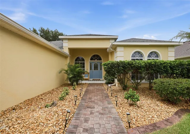 Photo 3 of Sale Pending at 3790 Liberty Hill Dr, Clermont, FL 34711 | MLS# O6435883 | Listing updated on 2026-10-22