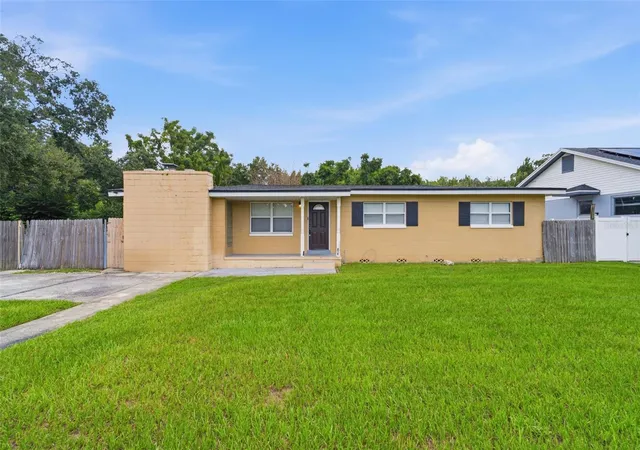 Photo 1 of Single family home for sale at 3519 Calumet Dr, ORLANDO, FL 32810 | MLS# V4950881 | Listing updated on 2026-10-07