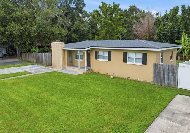 Photo 2 of Single family home for sale at 3519 Calumet Dr, ORLANDO, FL 32810 | MLS# V4950881 | Listing updated on 2026-10-07