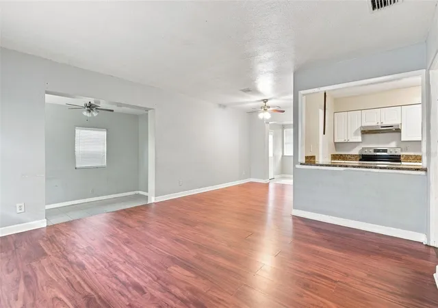 Photo 3 of Single family home for sale at 3519 Calumet Dr, Orlando, FL 32810 | MLS# V4950881 | Listing updated on 2026-10-07