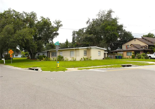 Photo 4 of Single family home for sale at 3201 River Grove Dr, Tampa, FL 33610 | MLS# TB8541674 | Listing updated on 2026-10-02