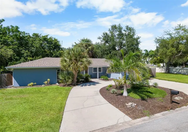 Photo 1 of Single family home for sale at 771 Indian Beach Cir, Sarasota, FL 34234 | MLS# A4703875 | Listing updated on 2026-10-03