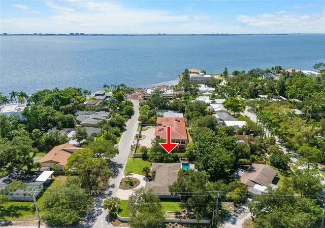 Photo 2 of Single family home for sale at 771 Indian Beach Cir, Sarasota, FL 34234 | MLS# A4703875 | Listing updated on 2026-10-03