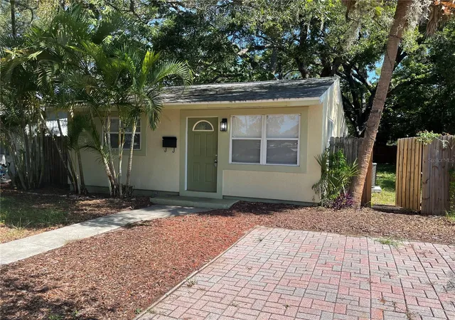 Photo 2 of Single family home for sale at 5135 39th Ave N, St Petersburg, FL 33709 | MLS# TB8542016 | Listing updated on 2026-10-04