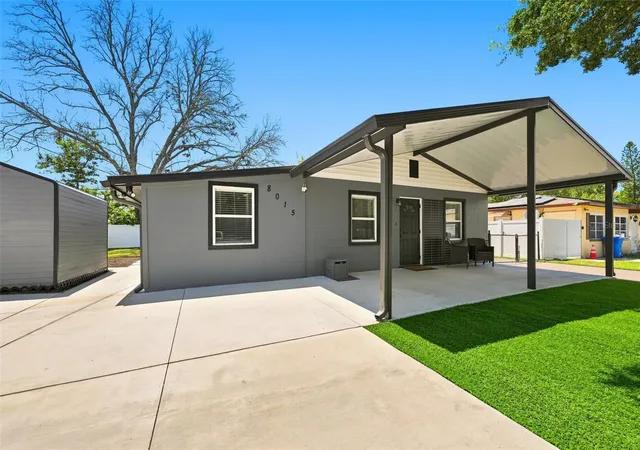 Photo 4 of Single family home for sale at 8015 Tudor Pl, Tampa, FL 33610 | MLS# TB8542061 | Listing updated on 2026-10-06