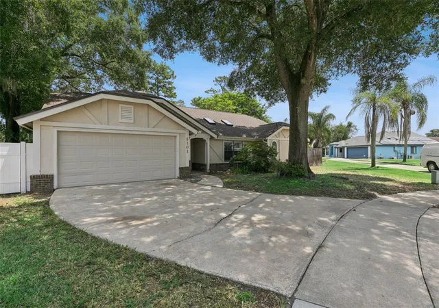 Photo 2 of Single family home for sale at 5101 Goldenwood Dr, Orlando, FL 32817 | MLS# O6436279 | Listing updated on 2026-10-20