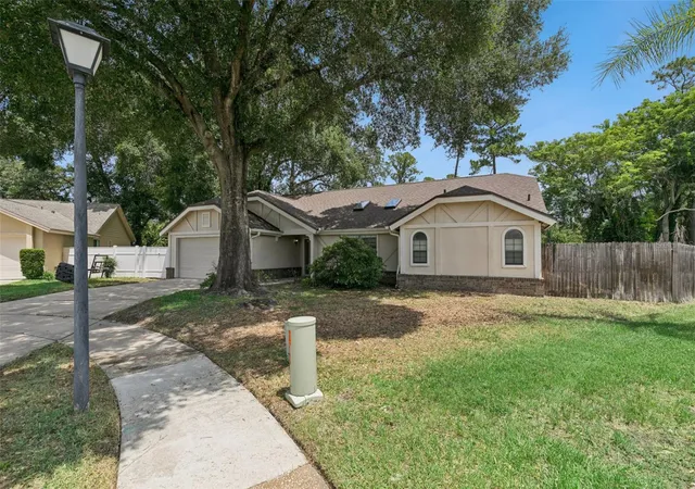 Photo 3 of Single family home for sale at 5101 Goldenwood Dr, Orlando, FL 32817 | MLS# O6436279 | Listing updated on 2026-10-20