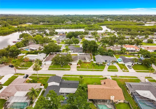 Photo 3 of Single family home for sale at 1855 Del Robles Ter, Clearwater, FL 33764 | MLS# TB8542152 | Listing updated on 2026-10-08