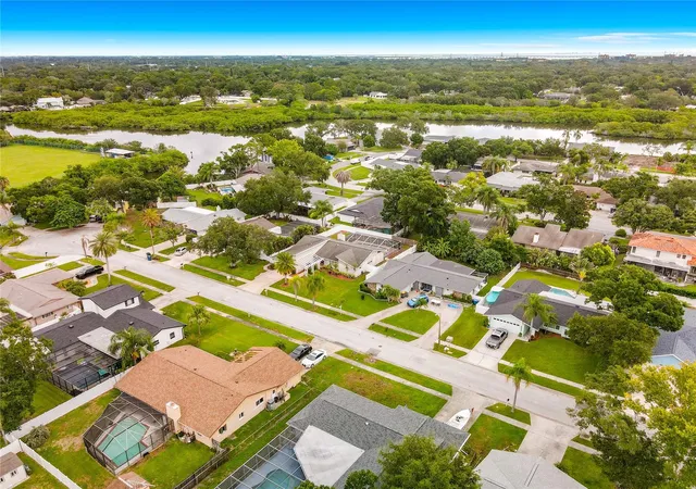 Photo 3 of Single family home for sale at 1855 Del Robles Ter, Clearwater, FL 33764 | MLS# TB8542152 | Listing updated on 2026-10-13