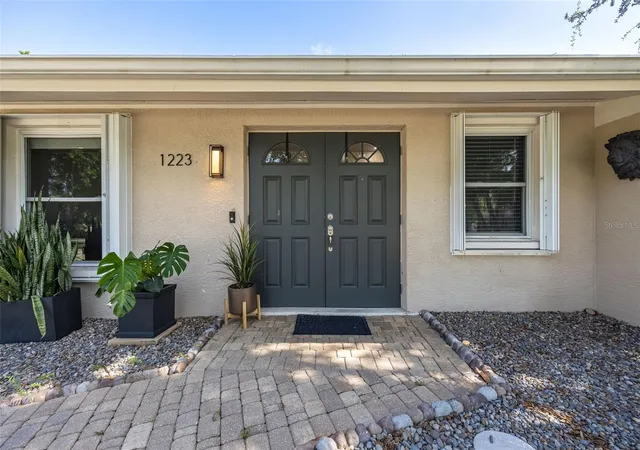 Photo 4 of Single family home for sale at 1223 Biltmore Dr, Fort Myers, FL 33901 | MLS# C7529950 | Listing updated on 2026-09-29