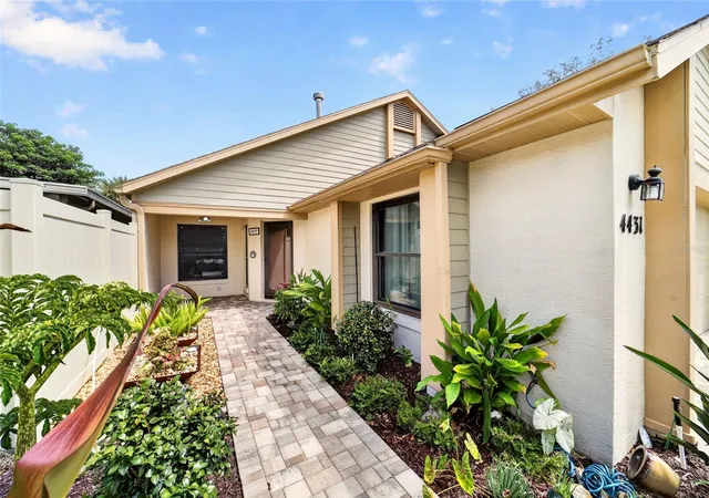 Photo 2 of Single family home for sale at 4431 Ne 4th St, Ocala, FL 34470 | MLS# OM731010 | Listing updated on 2026-09-11