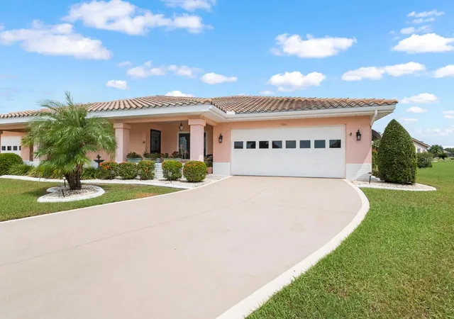 Photo 1 of Single family home for sale at 1001 Ardmore Wy, Sun City Center, FL 33573 | MLS# TB8542224 | Listing updated on 2026-09-08