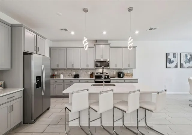 Photo 2 of Single family home for sale at 3472 Douglas Fir Dr, Apopka, FL 32703 | MLS# O6436449 | Listing updated on 2026-10-06