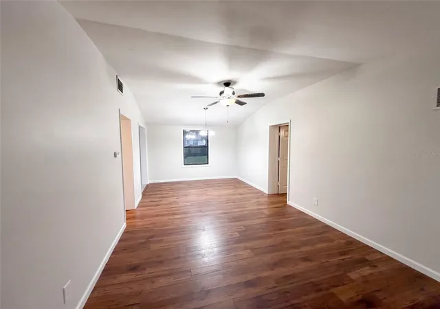 Photo 3 of Single family home for sale at 3004 Hunkin Cir, Deltona, FL 32738 | MLS# O6436464 | Listing updated on 2026-10-08