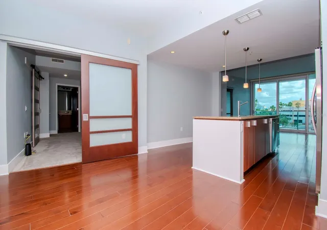 Photo 3 of Condo for sale at 912 Channelside Dr #2311, Tampa, FL 33602 | MLS# TB8542319 | Listing updated on 2026-09-12