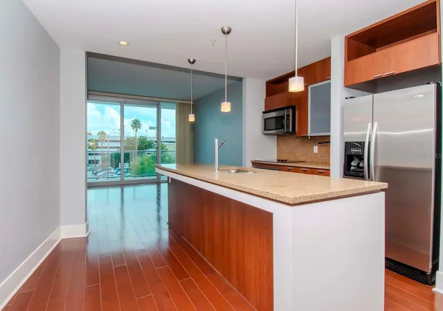 Photo 3 of Condo for sale at 912 Channelside Dr #2311, Tampa, FL 33602 | MLS# TB8542319 | Listing updated on 2026-10-07