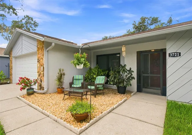 Photo 3 of Single family home for sale at 3721 Sand Pebble Dr, Valrico, FL 33596 | MLS# TB8542330 | Listing updated on 2026-10-03