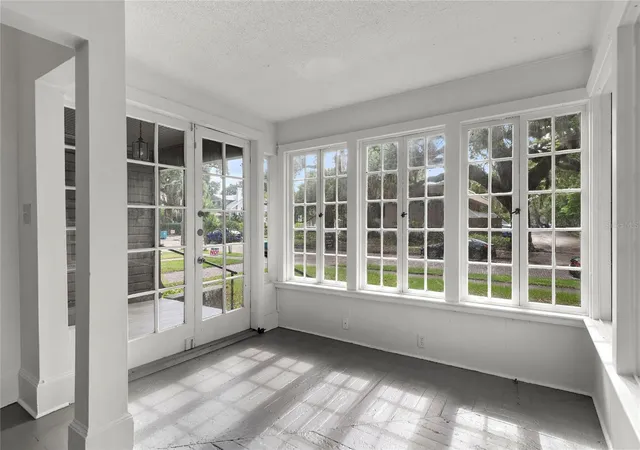 Photo 3 of Single family home for sale at 522 S Osceola Ave, Orlando, FL 32801 | MLS# O6436521 | Listing updated on 2026-10-08