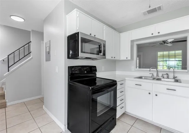 Photo 3 of Townhouse for sale at 2037 Waterleaf St, Orlando, FL 32837 | MLS# O6436523 | Listing updated on 2026-10-29