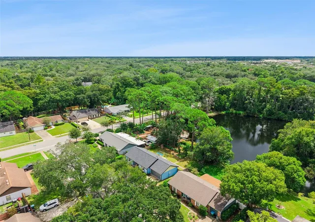 Photo 2 of Single family home for sale at 203 Cottonwood Dr, Winter Springs, FL 32708 | MLS# O6436607 | Listing updated on 2026-10-08