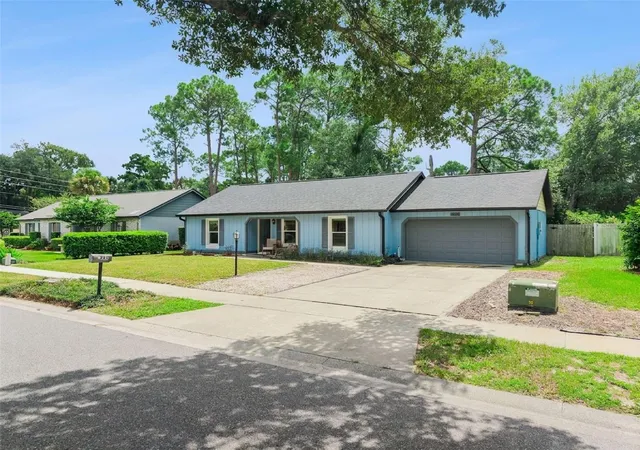 Photo 3 of Single family home for sale at 203 Cottonwood Dr, Winter Springs, FL 32708 | MLS# O6436607 | Listing updated on 2026-10-08