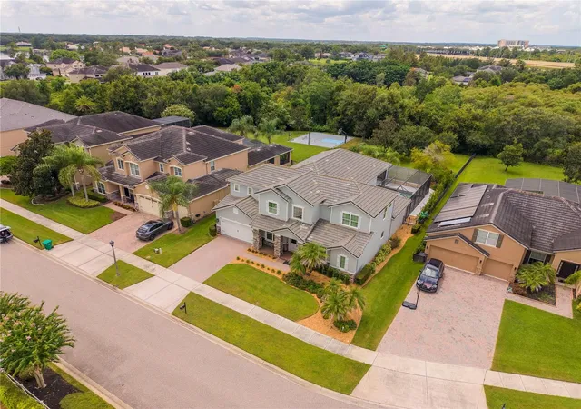 Photo 2 of Single family home for sale at 1720 Lake Roberts Landing Dr, Winter Garden, FL 34787 | MLS# O6436608 | Listing updated on 2026-09-11